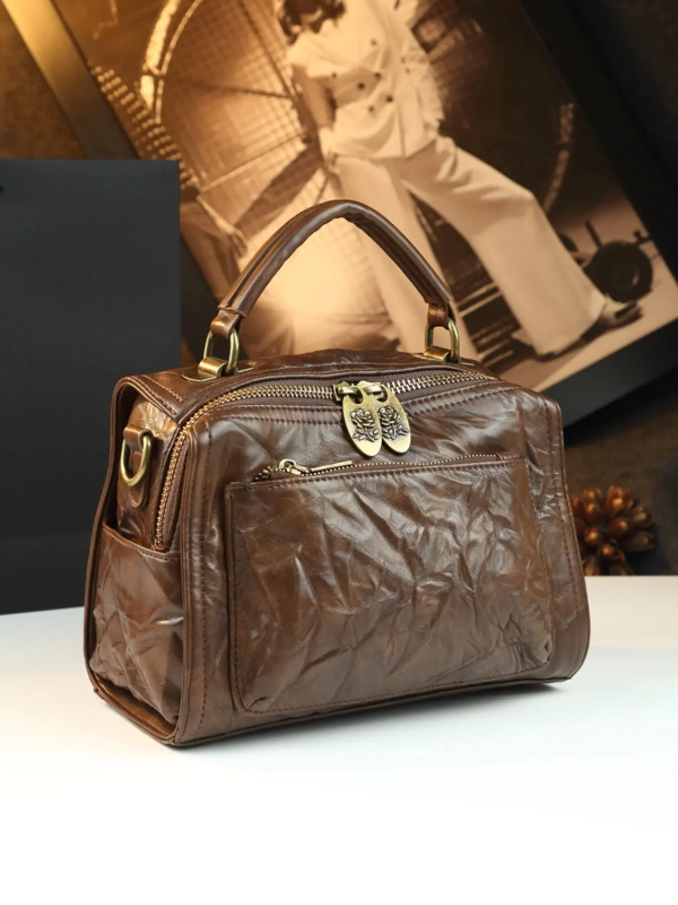 Elegant Folded Leather Doctor Bag, Vintage Style Commuter Handbag & Crossbody, Two-In-One Women's Purse, Elegant Fashion Handbag, High-End Look