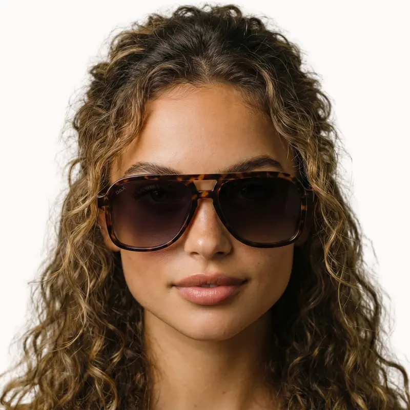 DAX Luna Unisex Gold Round Polarized Sunglasses with Storage  display picture 1