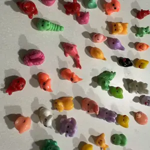 50 Pcs Small Resin Animal and Mushroom Statues, DIY Resin Ornaments, Colorful Small Decorations, Suitable for Fairy Gardens, Doll Houses and Aquariums, Landscape, Home and Party Decorations, Garden Accessories