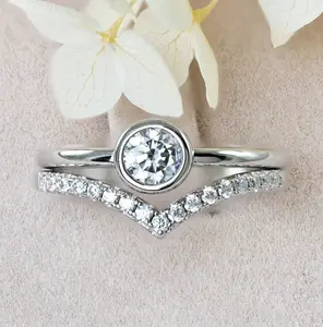 Janefashions 0.5ct Moissanite Bezel Set Sterling Silver Engagement Ring And V Shape Half Eternity Wedding Band Bridal Ring Set M093S