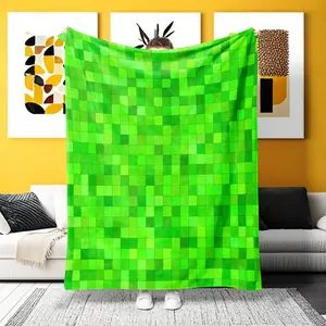 A creeper-patterned flannel blanket - super soft and perfect for home, camping, and the office! It's the ideal choice for game fans seeking a fun and iconic decoration.
