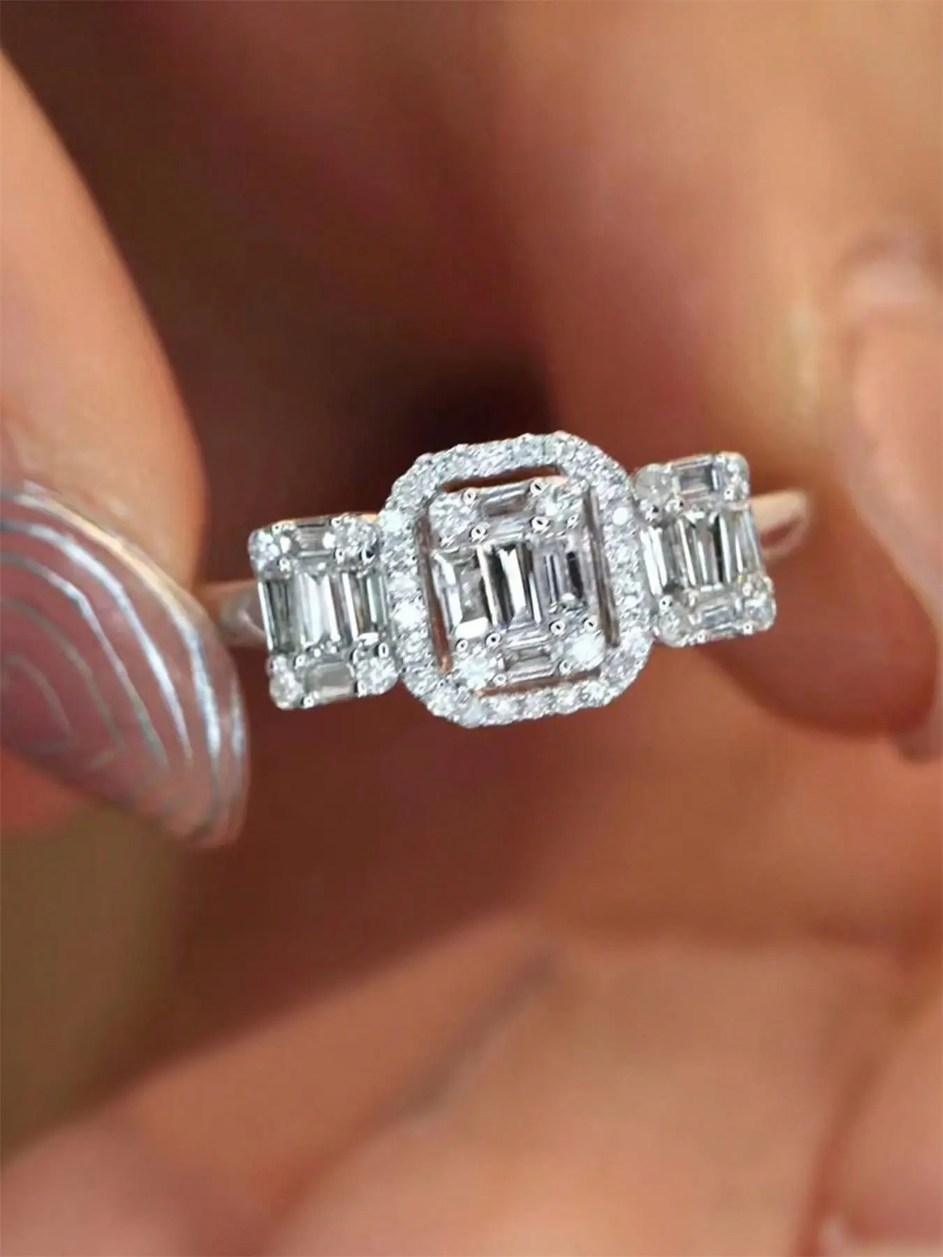 1 PC Elegant Cubic Zirconia Statement Ring For Women For Wedding Engagement Party Jewelry Valentine's Day Gift