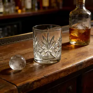 Home Bar Essential Trendy Transparent Classic Whiskey Glass, Perfect for Home Bars, Stylish and Functional Drinkware