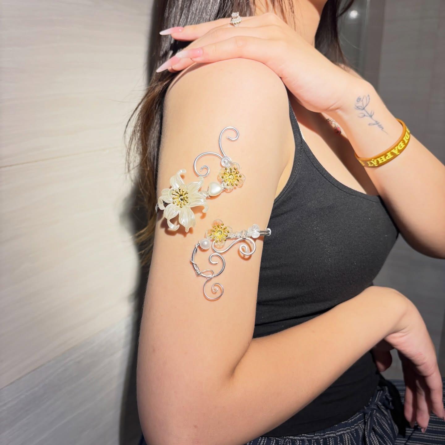 Fairycore Sunny Floral Arm Cuff Handmade Elegant Fairy Style Jewelry Dreamy Coquette Jewelry Fairycore Sunny Floral Arm Cuff Handmade Elegant Fairy Style Jewelry Dreamy Coquette Jewelry