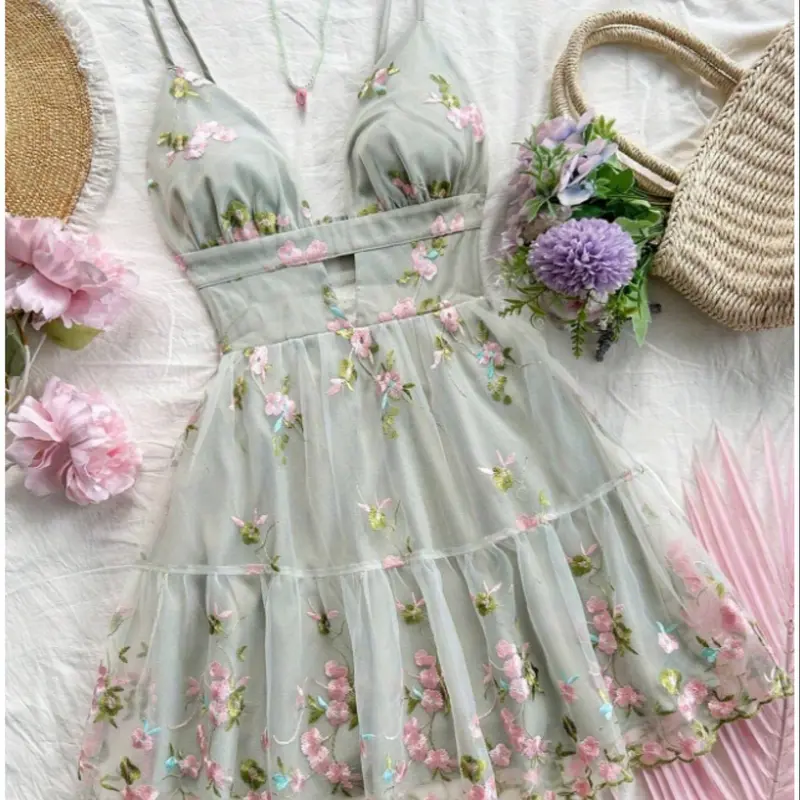 【Plus Size】 Floral Embroidery Cami Spaghetti Strap Dress, Casual Sleeveless A Line Short Dress for Boho Summer Holiday Vacation Daily Wear, Women's Clothes for Summer, Bohemian Dresses