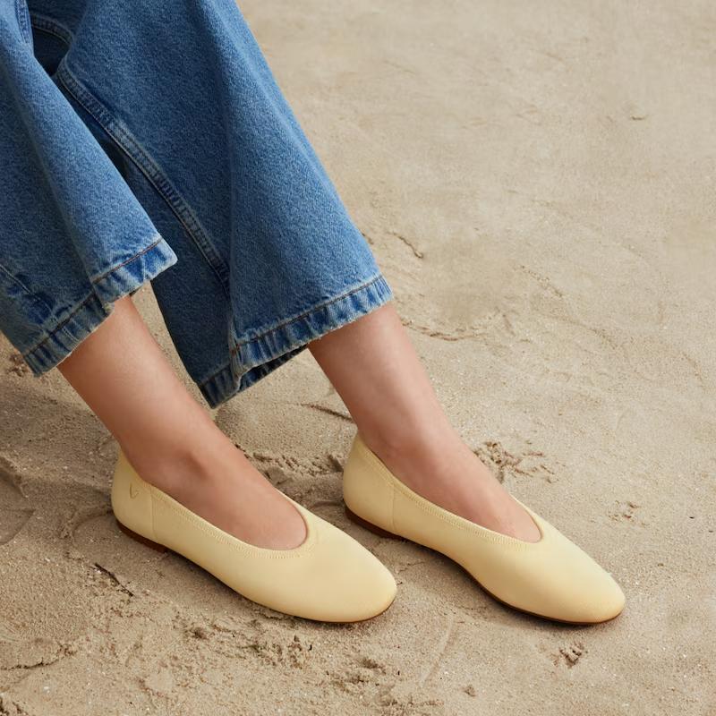 VIVAIA Almond-Toe Nude Flats , Wide Feet Friendly, Lightweight, Mary Janes Flats, Foldable Flats, Mashine Washable, Extra Padding, Non-Blisters, Suitable for Commute, Shopping, Vacations(Nubia)