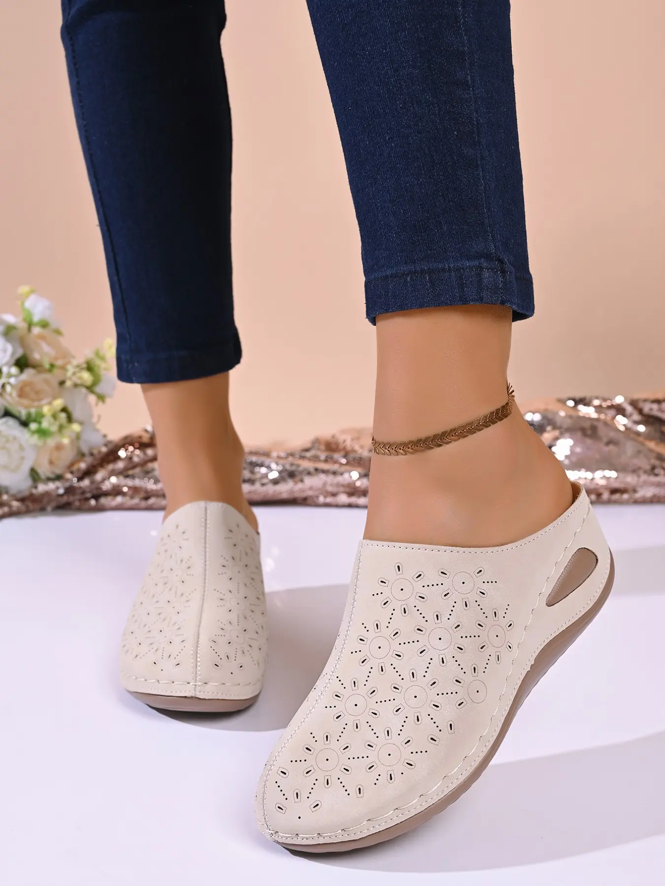 Women's Floral Hollow Out Wedge Slip On Mules Sandals, Flower, Breathable No-Heel Mother Shoes, 2026 New Design, 5 Colors, Versatile Outdoor Slippers