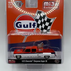 M2 Machines 1:64 Chevrolet Cheyenne Super 30