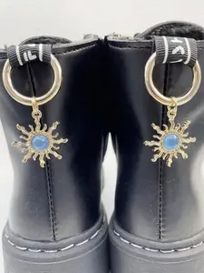1 Pair Punk Style Artificial Gemstone Decorated Rhinestone Shoes Charms, Sun Shaped Shoes Decoration for Boots, Fashionable Shoes Accessories for Women & Men, Valentine's Day, Gift, Bling Shoe Charms