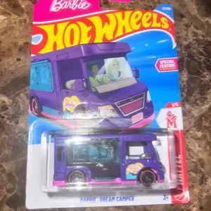 Hot Wheels Barbie Rapie Dream Camper Special Feature 1/64 Scale Die-Cast Vehicle for Kids Ages 3+