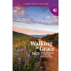 USED-Walking in Grace 2025 Large Print: Daily Devotions to Draw You Closer to God by Guideposts (Paperback)