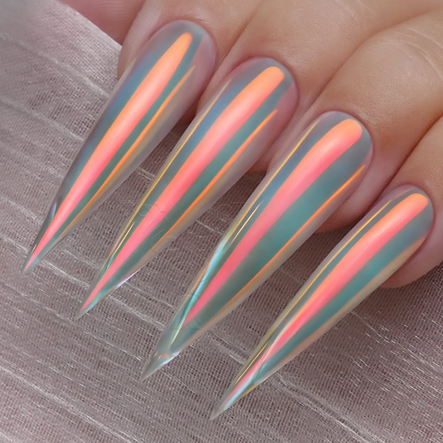 YOKEFELLOW GleamTap Cushion Aurora Chrome Nail Powder GT111 Afterglow/Purple Blue with Coral Sheen Nail Chrome Powder Magic Mirror Effect Super Shine Aurora Metallic Chrome Powder Nail Mirror Powder Nail Art Glitter Decoration for Home DIY Salon Manicure