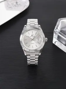 RICECOO 1pc silver business analog quartz watch, stainless steel strap, date function, men's fashion wristwatch, Quartz Wristwatches, Business Fashion Watches, suitable for wearing in any occasion