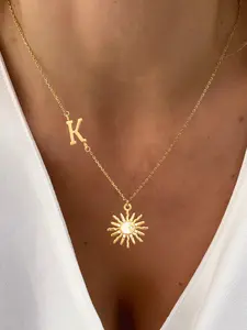 Women's Initial Sun Pendant Stainless Steel Chain Necklace, Fashion Classic Design, Jewelry for All Seasons, Exquisite Jewelry Gift, Fashionable Jewelry Accessories
