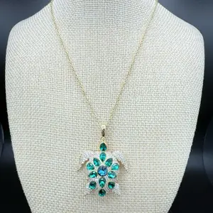 Green turtle necklace