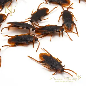 12pcs Funny Fake Cockroach Halloween Decoration Jokes Pranks Maker Novelty Tricks Simulation False Cockroach Toys