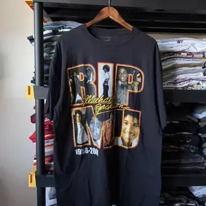 Hanes Men's Black T-Shirt Vintage Y2K Michael Jackson 2009 Memorial Graphic Tee