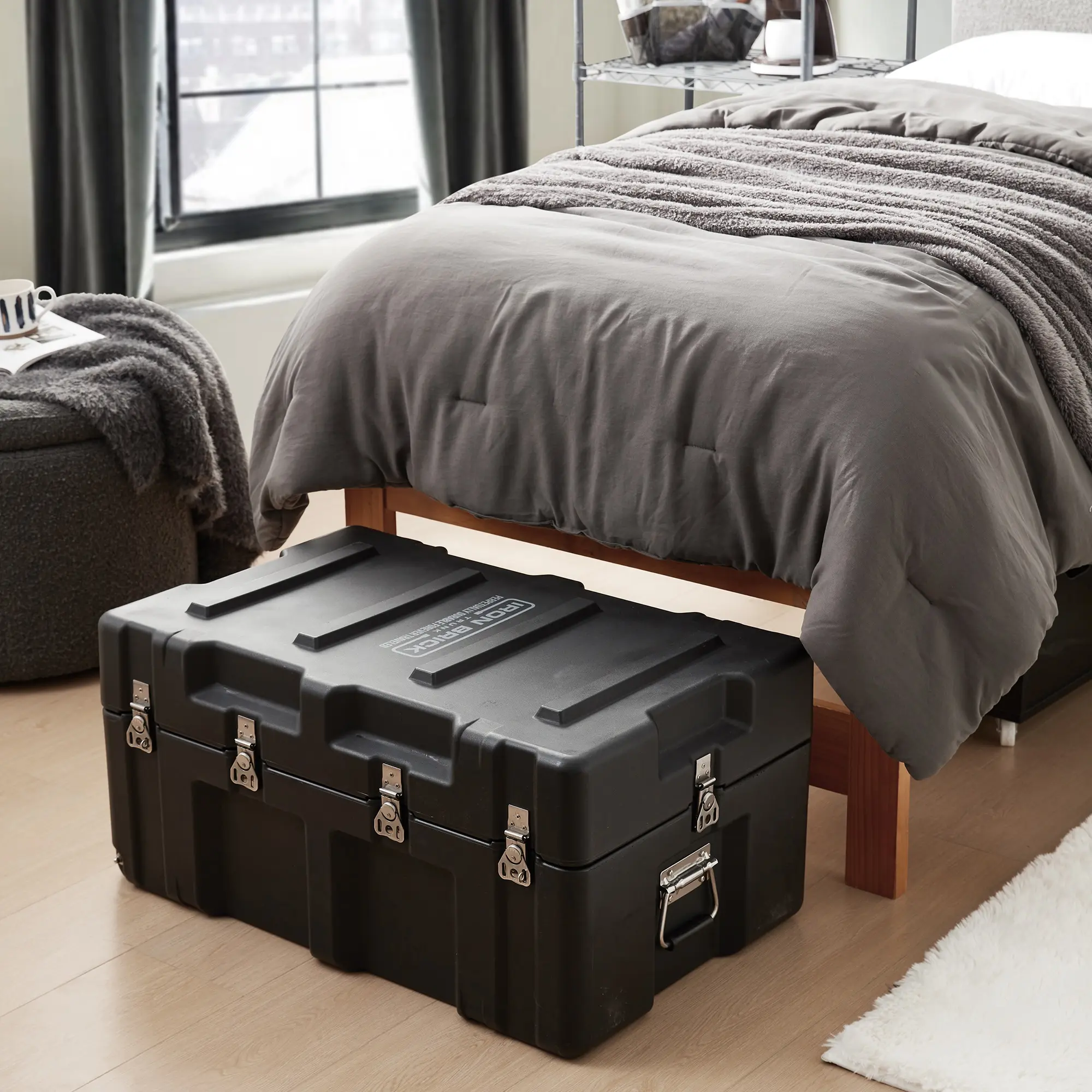 The Iron Brick Trunk - STRONGEST College Trunk - Black