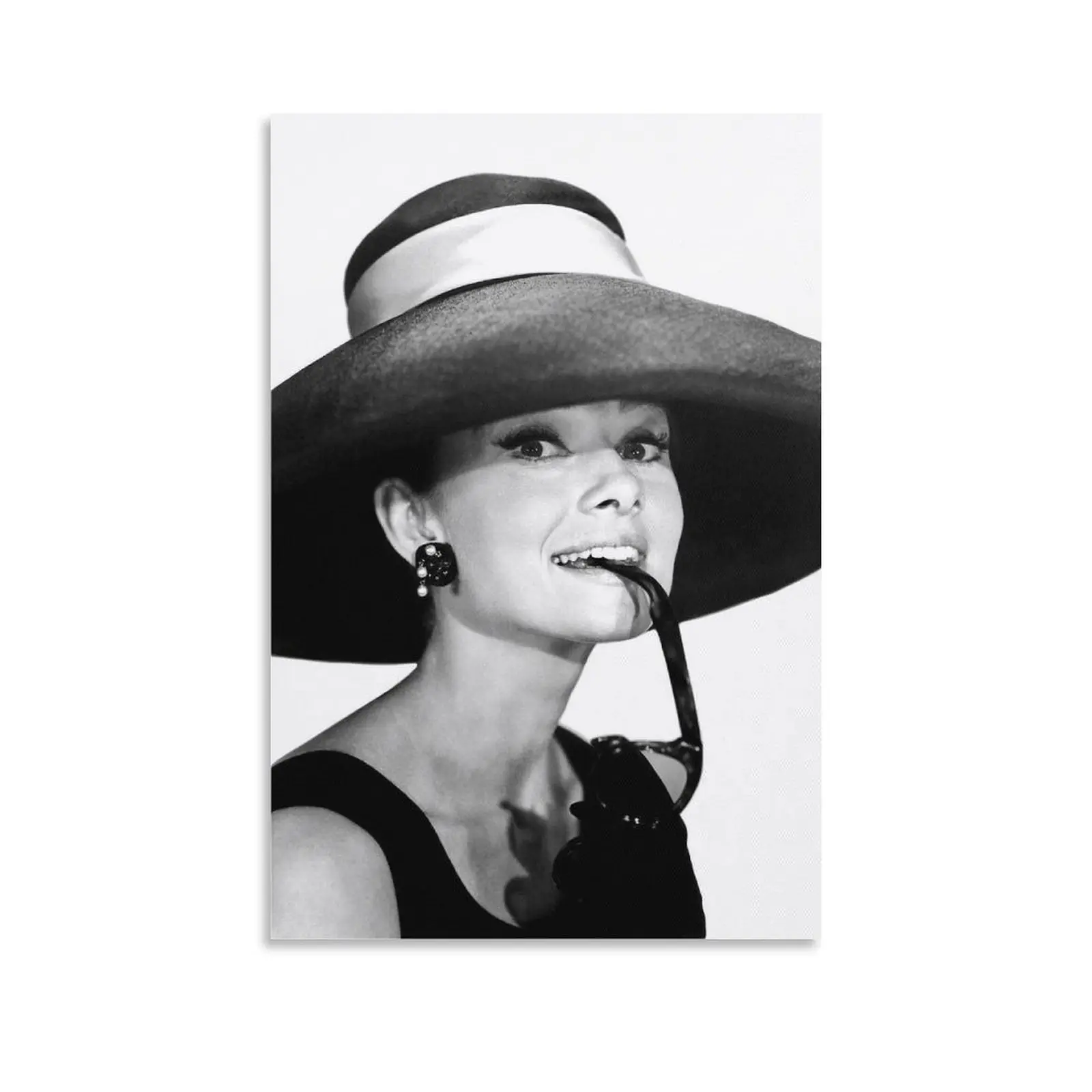 Audrey Hepburn in A Summer Outfit Classic Wall Art Poster Poster Print Painting Canvas Wall Art Home Decor Posters