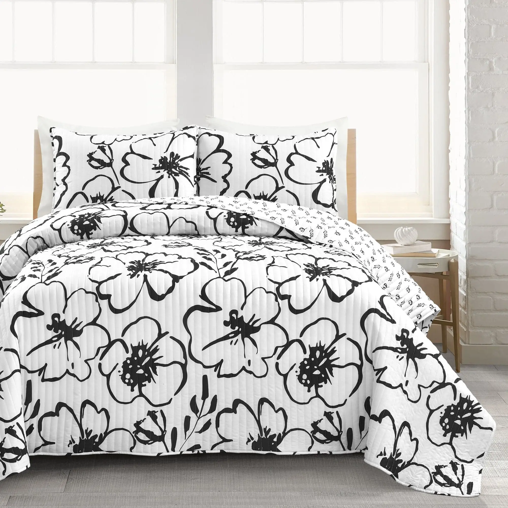 Lush Decor Scandinavian Floral Quilt 3 Piece Set with Floral and Patterns, Includes Pillowcases and Quilt