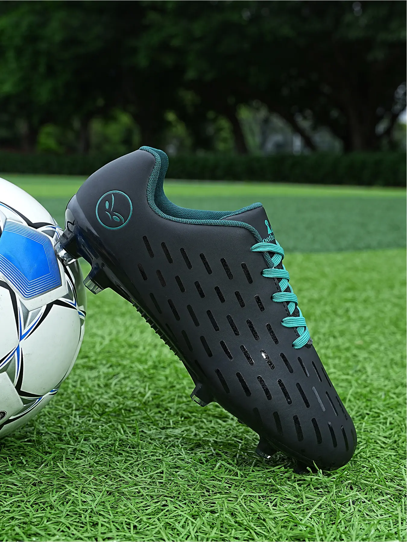 1 Pair Color Block Professional Long Studs Soccer Cleats for Adults & Teens | Street Trend Style | High Wear-resistant Upper + Non-slip Long Stud Outsole + Comfort Lining | Suitable for Campus Leagues, Natural Turf & Daily Training