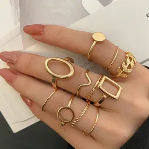 11pcs Minimalist Geometric & Leaf Design Ring Set for Women – Elegant Style, Perfect Gift for Loved Ones, Ideal for Travel and Everyday Chic Looks