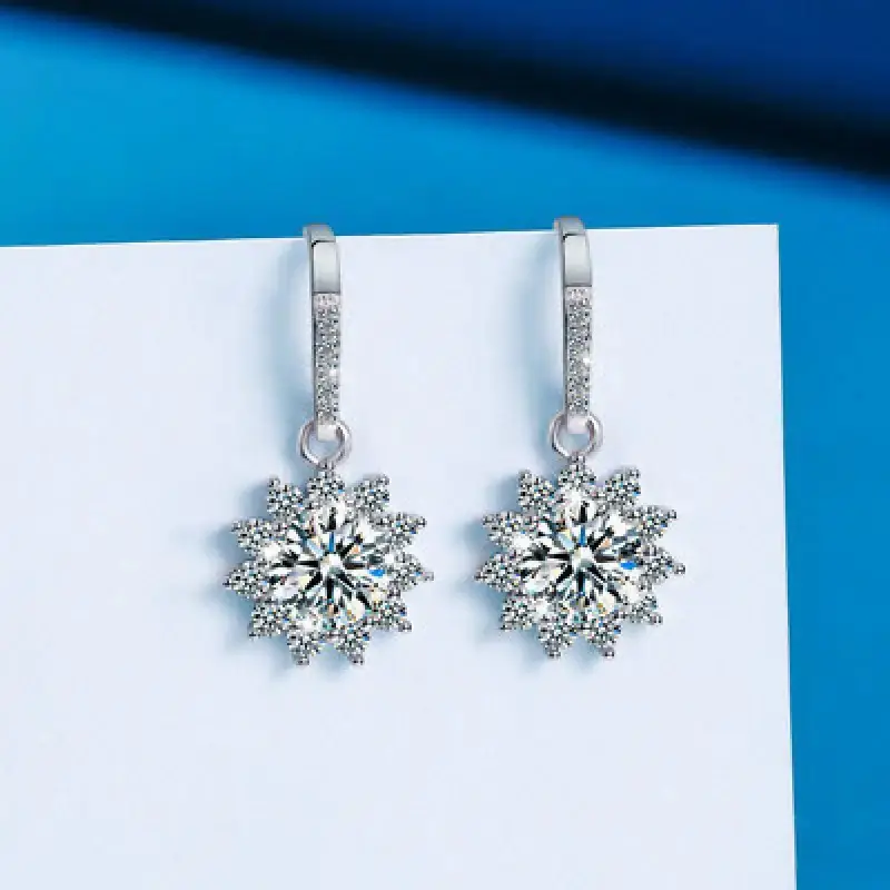 Sparkling Snowflake Huggie Hoop Dangle Earrings for Women Elegant Drop Earrings Winter Holiday Christmas Wedding Bridesmaid Prom Party Birthday Anniversary Gift Daily Wear Fashion Jewelry
