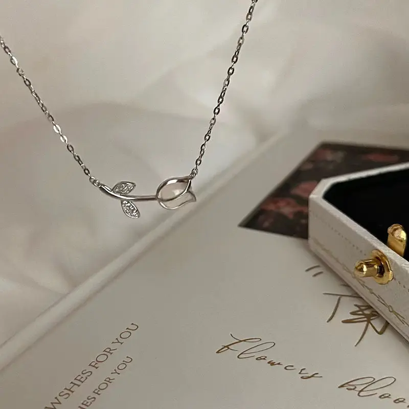 Women's Tulip Necklace – Affordable Luxury, Unique & Sophisticated Style; Non-Tarnish; Perfect for Best Friends; Elegant & Ethereal Minimalist Aesthetic.