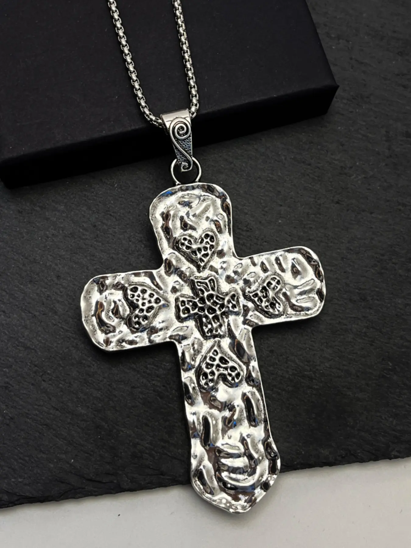 1 piece of European and American heavy duty cross pendant necklace women's trendy  niche fashionable subculture sweater chain spicy girl accessory
