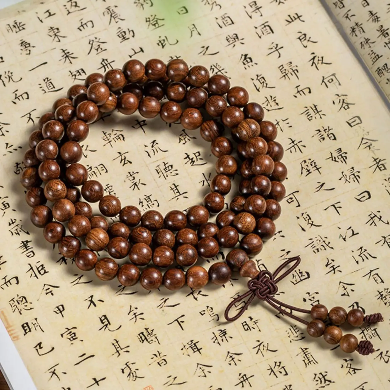 (Golden Sandalwood) 108 beads