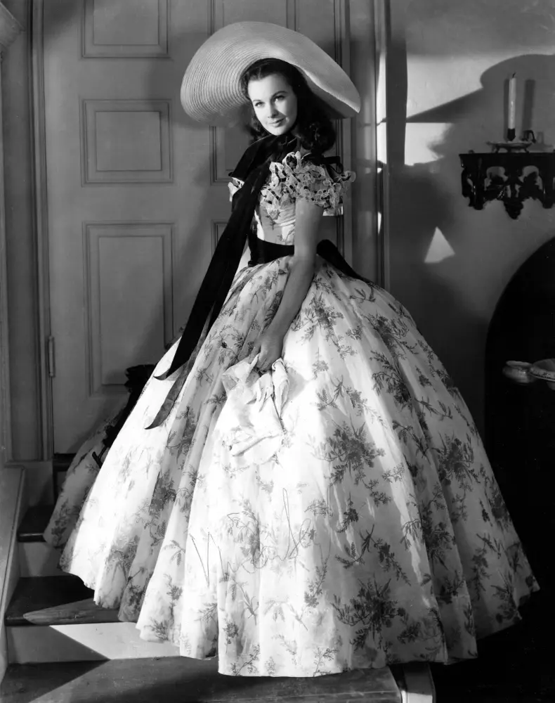 Everett Collection EVCMBDGOWIEC036LARGE Classic Film Gone with The Wind Wall Decor Photo Print, Large Size 16x20 Home Decor Poster & Print