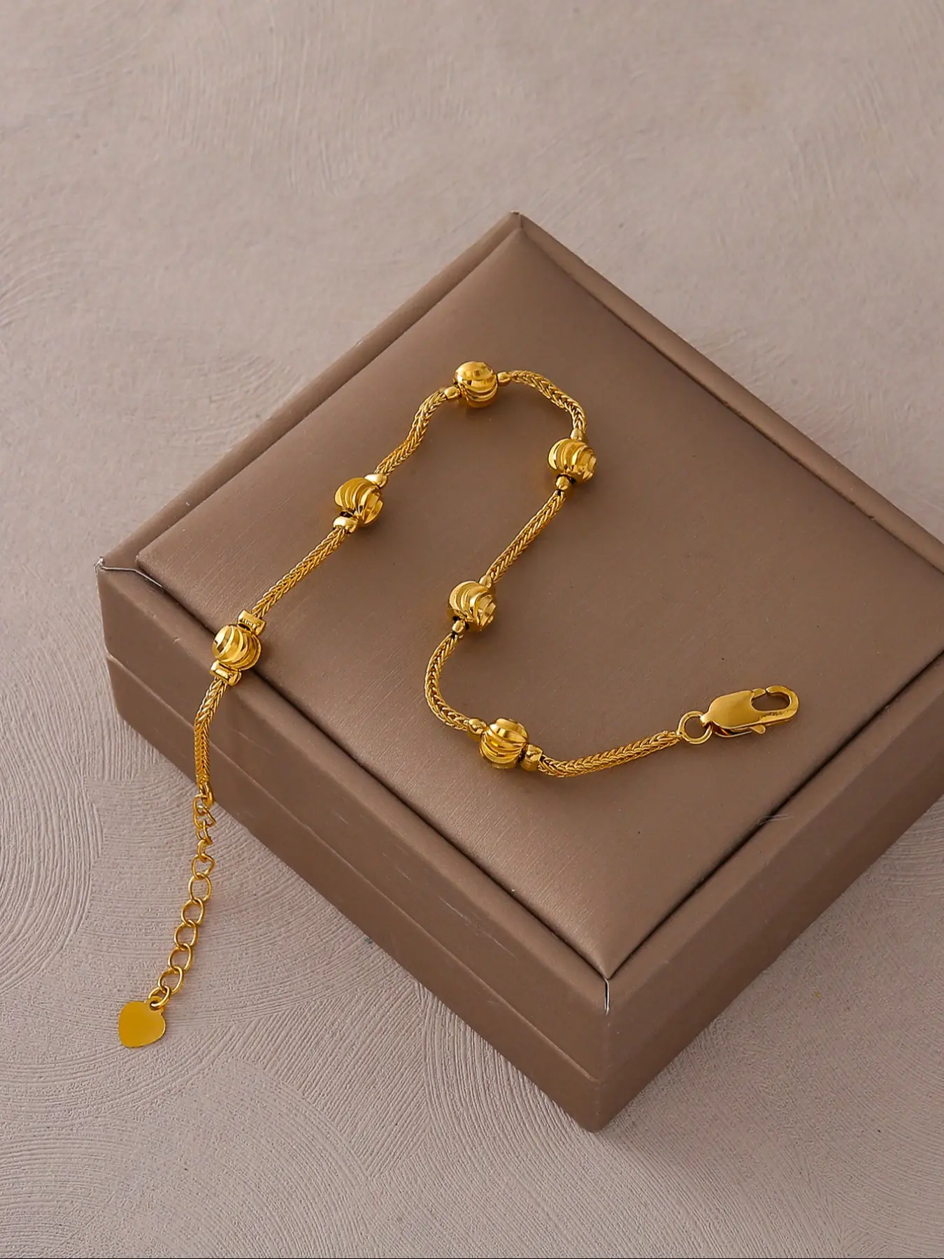 1pc Golden Plated Copper Women's Arabian-Inspired Cuban Chain Bracelet, Adjustable Fit Bangle, Adjustable Copper Bangles, Interlocking Link Gold-Tone Heavy Duty Jewelry for Wedding, Birthday Gift, Mother’s Day, Middle Eastern Style