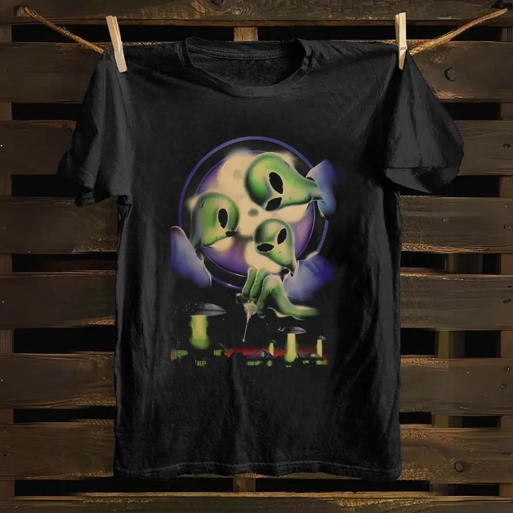 Retro Alien UFO Invasion Graphic cotton T-shirt