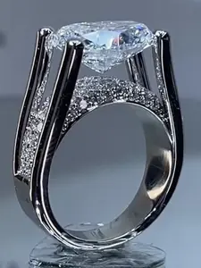 Women's High-Carbon Zirconia Four-Claw Platinum Plated Wedding Ring, Luxury Fashion Party Jewelry Gift, Elegant Statement Accessory