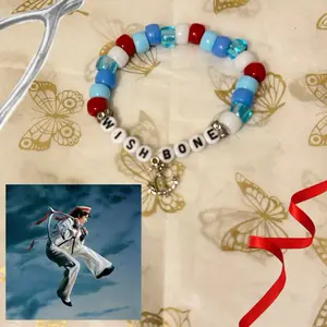 Wishbone album bracelet