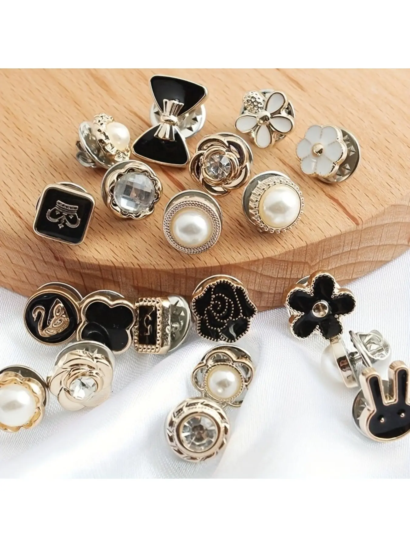 Women's Seamless Invisible Buttons Set, Chest Buttons, Reusable Reliable Press Studs for Shirts, Cardigans, Tops, Easy On-Off Design, Christmas Buttons, Cute Buttons, Versatile Accessory, Button Detail