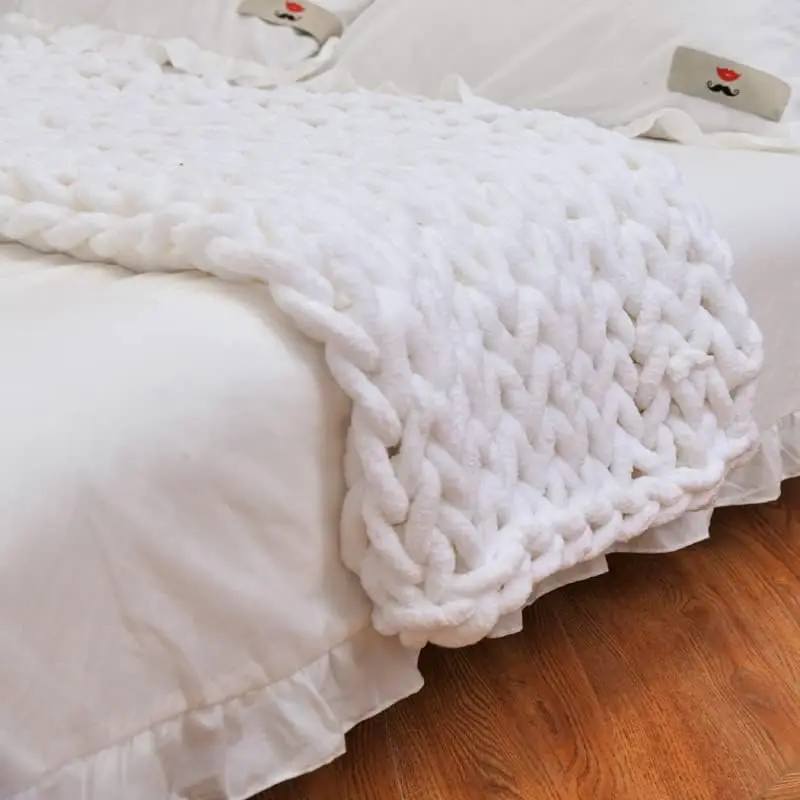 Chunky Knit Blanket Throw 40"*60", Hand Knitted Warm Chenille Throw Blanket, Home Decor Soft Thick Yarn  Knit Blanket, Soft Breathable Fleece Banket Christmas for Couch Bed Sofa   (White)