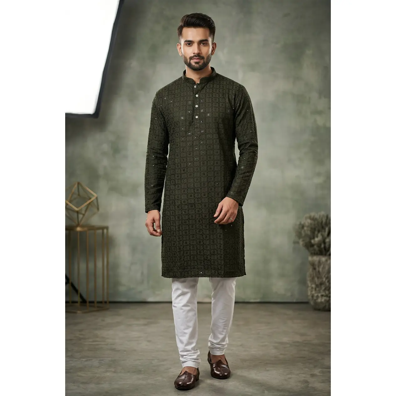 Green Men's Lakhnavi Kurta with Detailed Resham Work