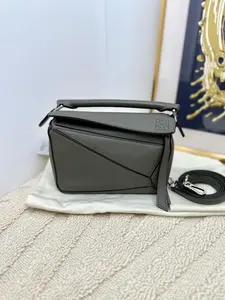 Pre-owned LOEWE Leather Messenger Bags Preloved Puzzle mini 17*5*7.5cm 2020year 111362