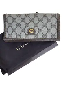 Pre-owned Louis Vuitton canvas and leather Small Leather Goods Gucci Monogram Long Bifold Wallet with Classic Logo Design and Elegant Gold tone Buckle