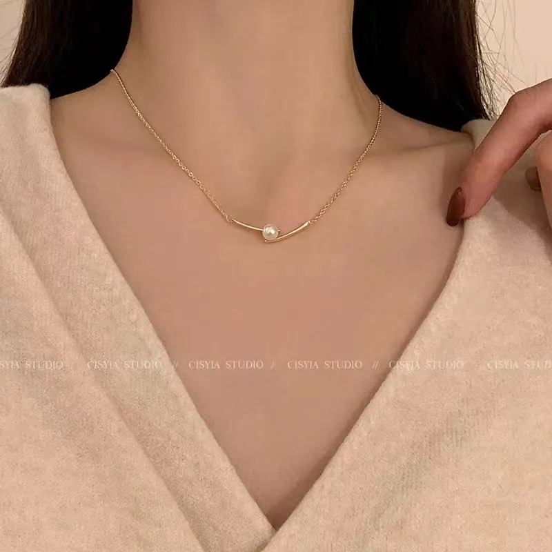 XL 050 Single Pearl Pendant Necklace
