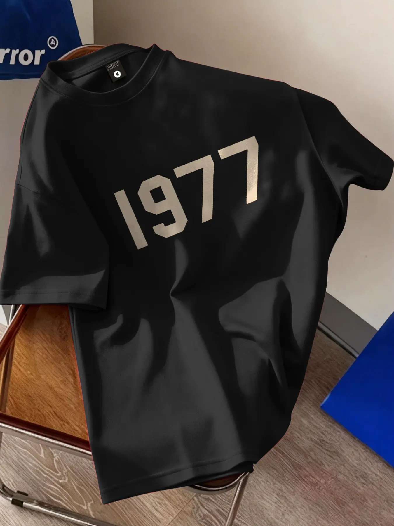 1977 Vintage Year Printed Short Sleeve T-Shirt, Loose Round Neck Casual Daily Wear, Fitted Long Clothing, Random Print