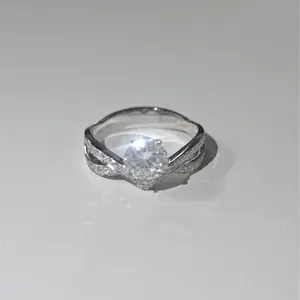 14k 1+0.4ct Round Cut