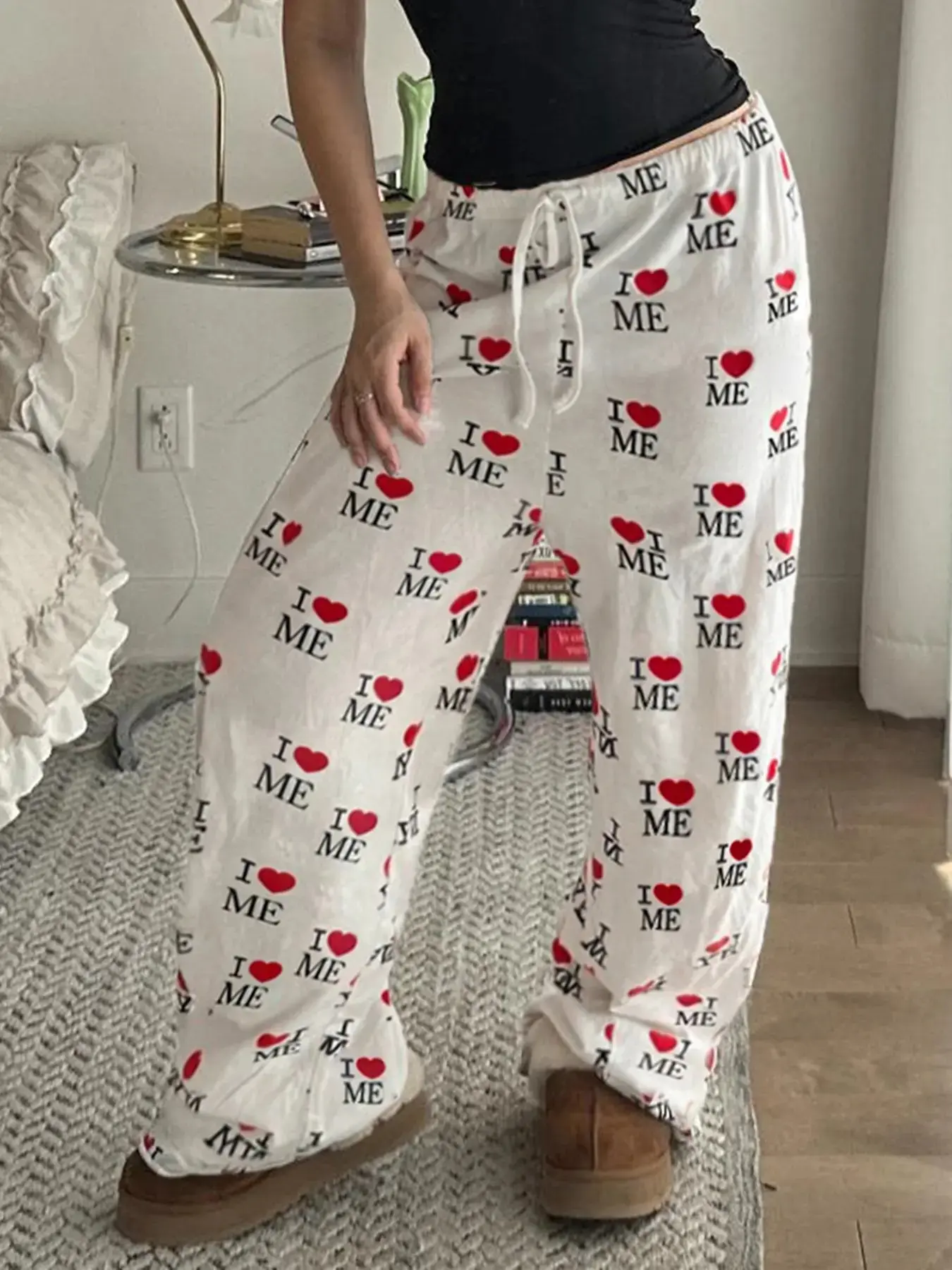 Women's All Over Heart & Letter Print Drawstring Waist Straight Leg Pants, Casual Comfy Elastic Waist Trousers for Daily Wear, Ladies Bottoms for Fall & Winter, Cuffed Adjustable Drawstring Pants, Casual Loose Pants
