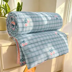 Cherry Print Summer Quilt, Ultra Soft Air Conditioning Blanket, Lightweight Bedspread for Bedroom & Living Room, Ideal for Hot Weather