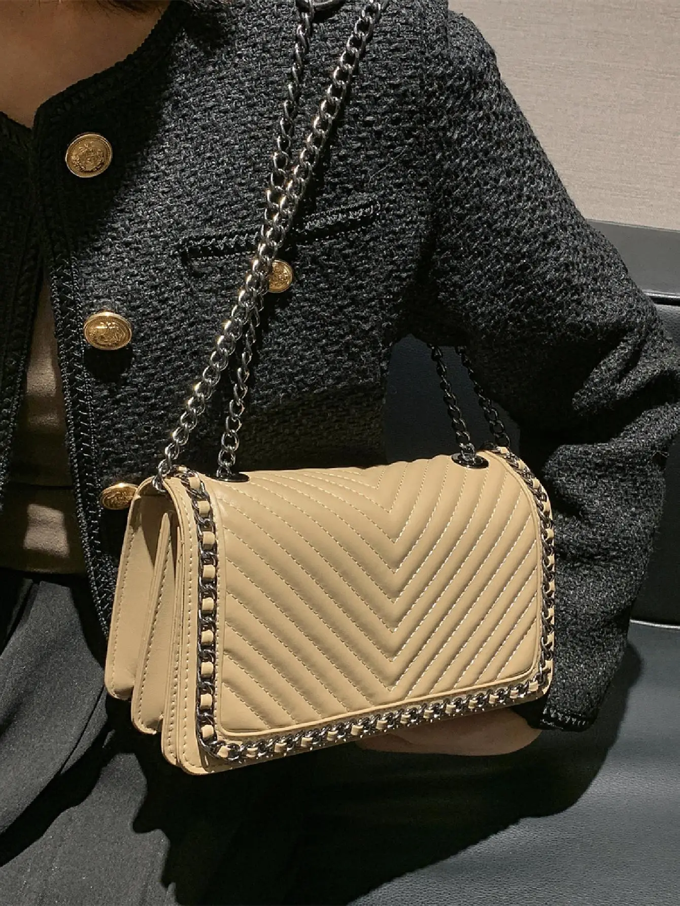 Women's Fashion Chain Decor Square Crossbody Bag, New Trend Chain Strap Quilted Shoulder Bag (1 Piece), Casual Solid Color Square Bag for Daily Used &