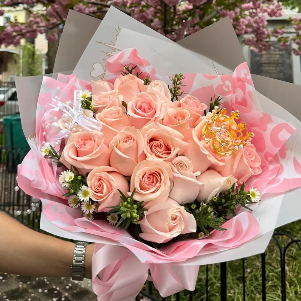 Light of my life - Pink Rose Bouquet with Crown Ornament for Special Occasions