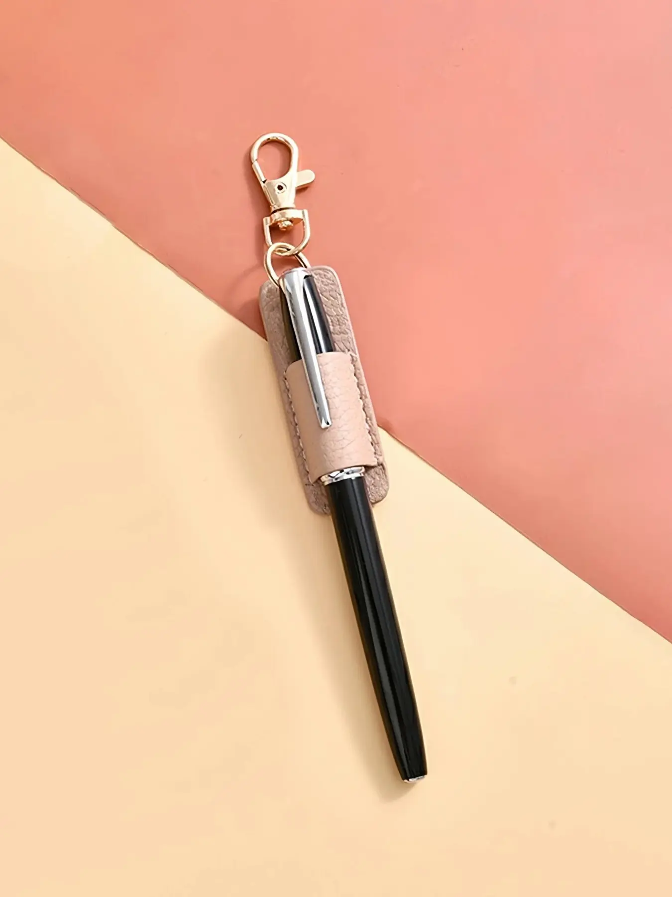 Portable Faux Leather Pen Holder Keychain, Multi-Purpose Neck Hanging Accessory, Durable Metal Buckle Design, Ideal for Office & Travel Use, Keychain For Bags, Multi Function Keychain, Multifunctional Keychain