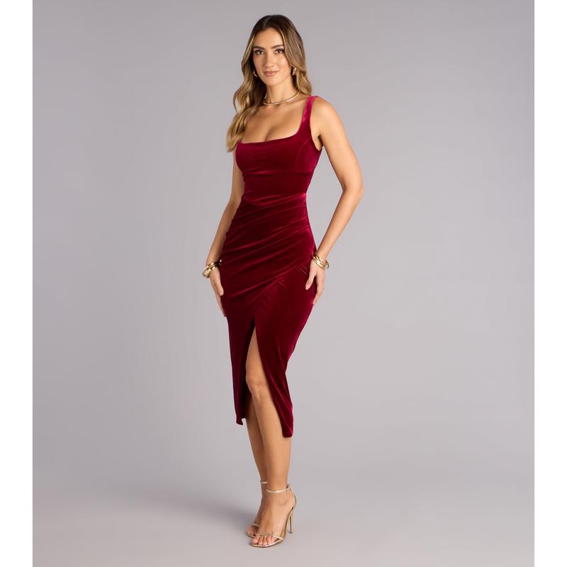 Laylin Velvet Lace-Up Midi Formal Dress