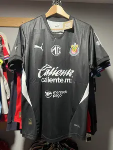 PUMA 2025 Chivas CD Guadalajara Black Portero Negra Short Sleeve  Soccer Jerseys Fan Edition Goalkeeper Second LIGAMX